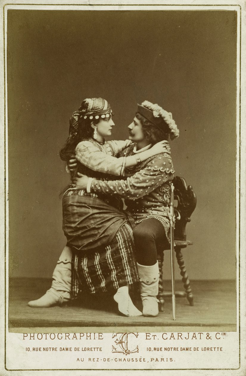 René Didier og Alice Lody i rollerne som Phoebus og Esmeralda af Etienne Carjat