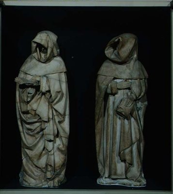 To sørgende, fra Duc de Berrys grav i Bourges-katedralen af Etienne and Mosselmann Paul (fl.1467) Bobillet