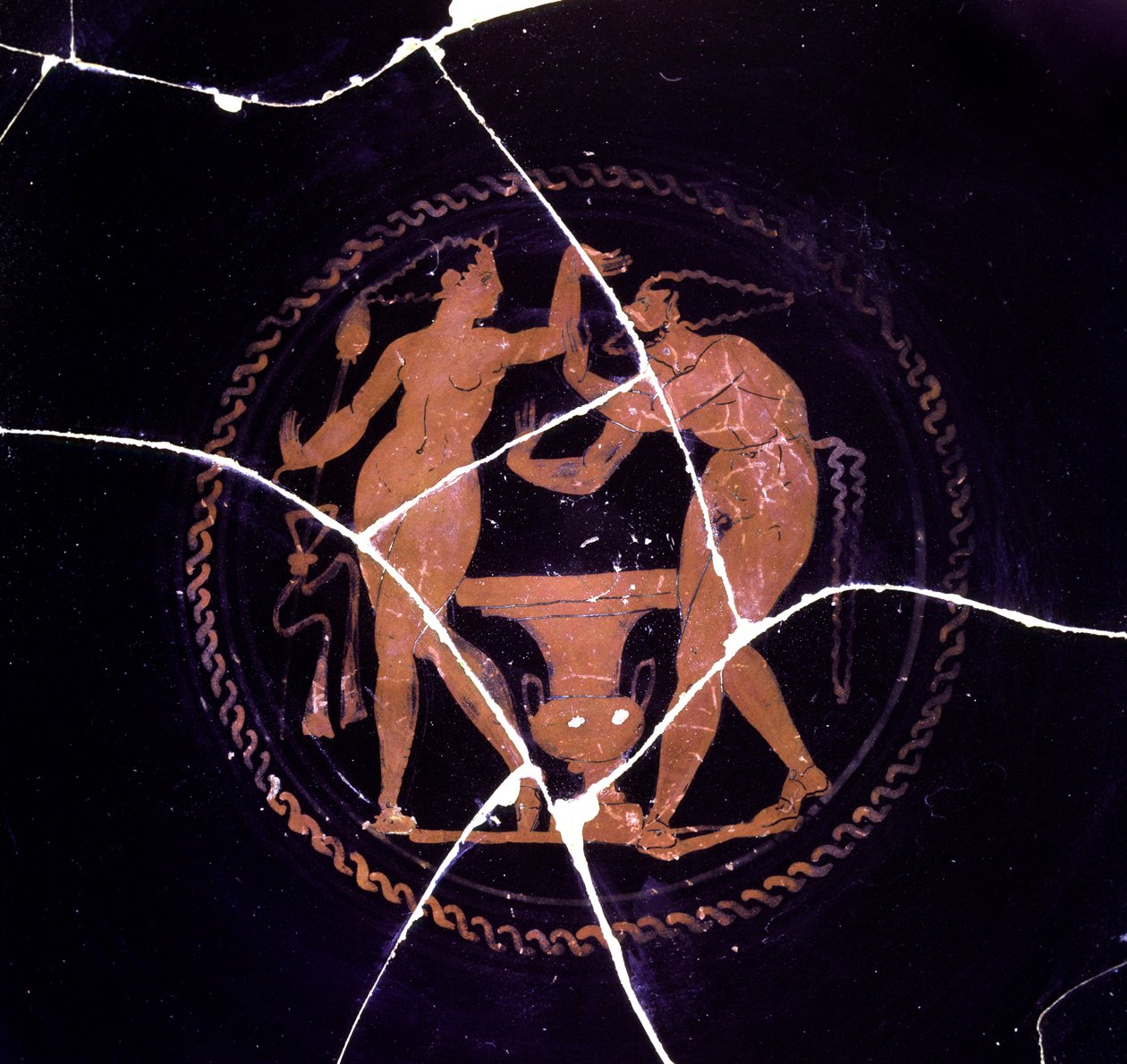 Detalje af en kylix, der repræsenterer en maenade og en satyr, 330-300 f.Kr af Etruscan