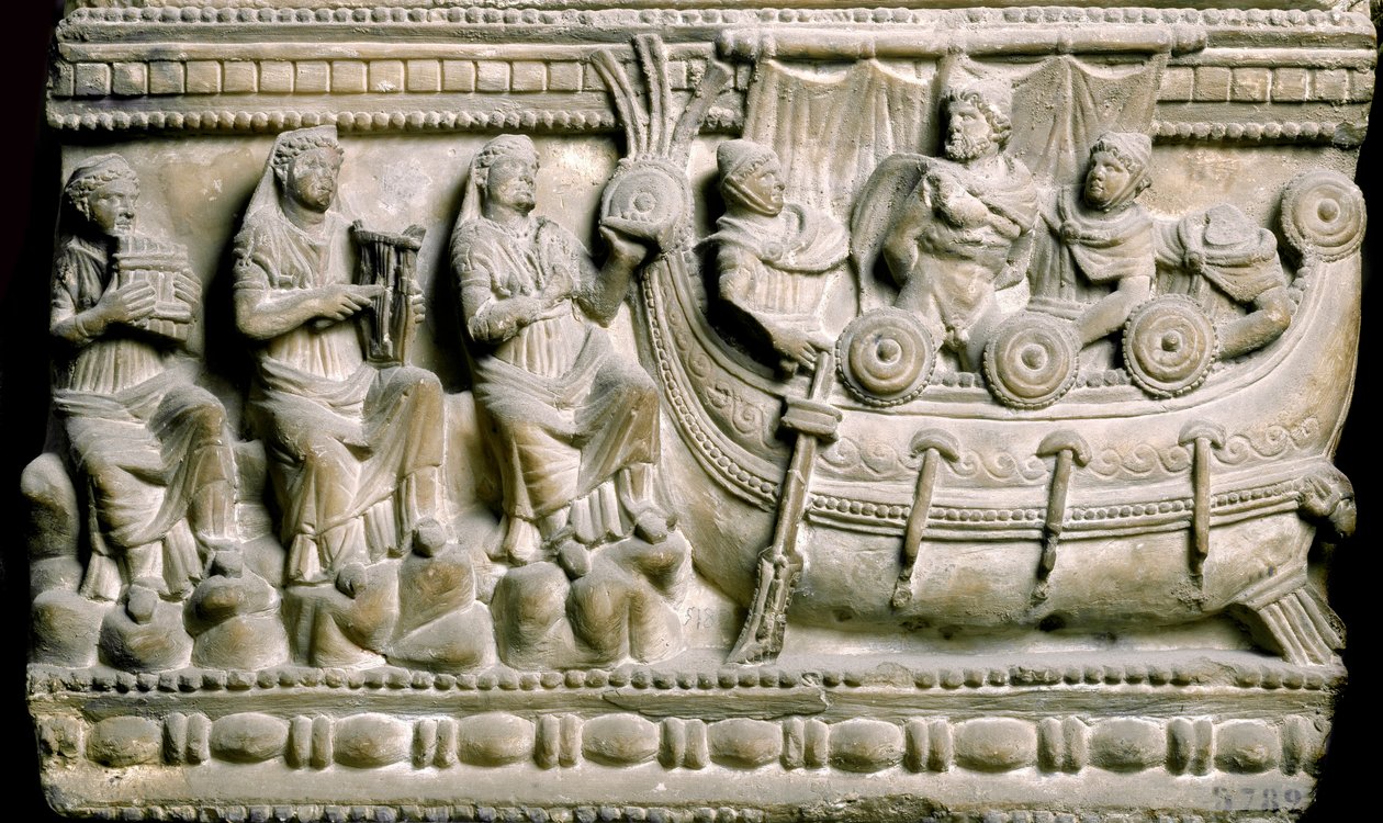 Etruskisk kunst: "" Ulysses, fastgjort til måtten af sit skib, modstår syngen af sirenerne"" Lavt relief af en sarkofag af Volterra. 4.-3. århundrede f.Kr. Firenze, arkæologisk museum - etruskisk civilisation, 4. århundrede f.Kr.: Bas-relief af en sarkofag af Etruscan