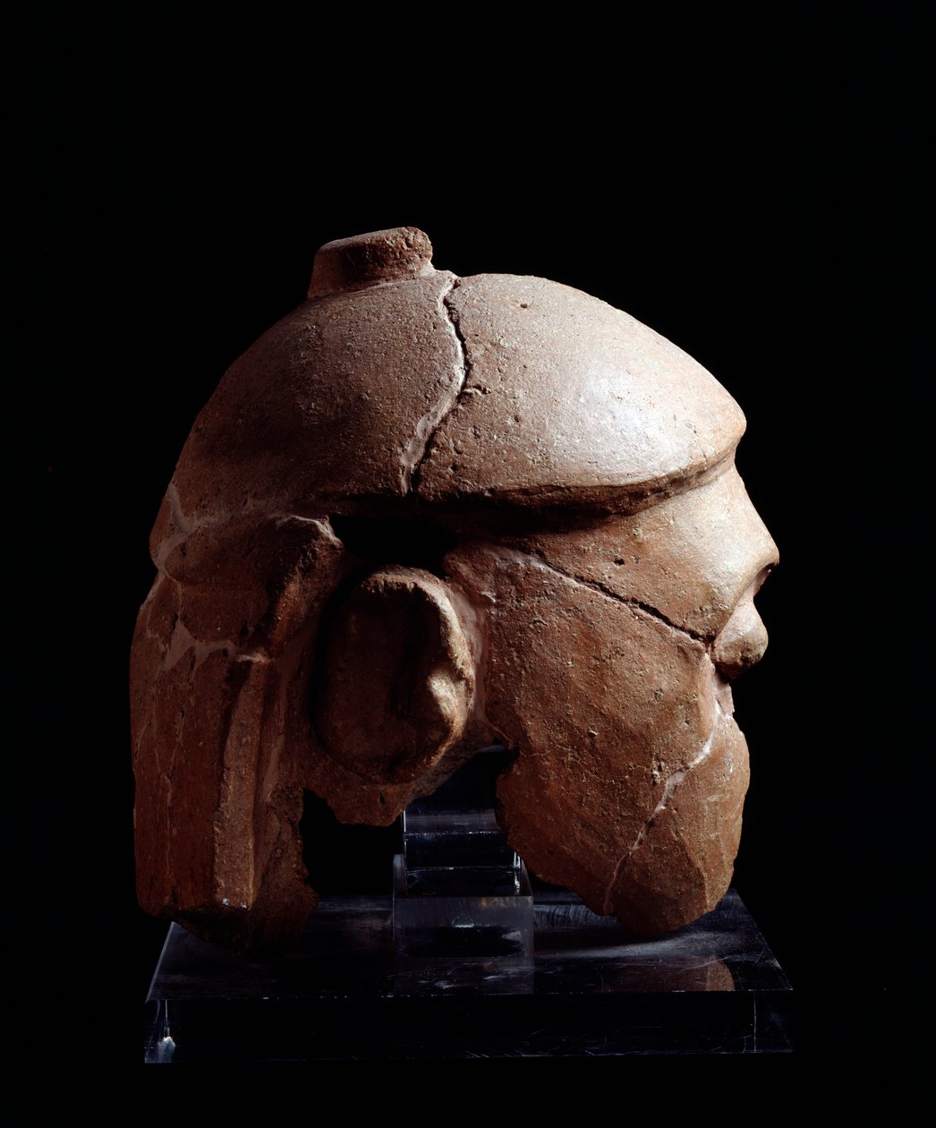 Etruskisk civilisation: casquee-hoved i terracotta fra Antenanti-gruppen fra Murlo, Poggio Civitate, Italien - 580-570 f.Kr. af Etruscan