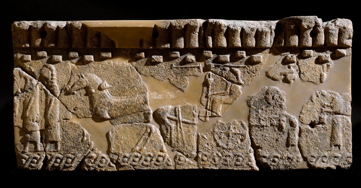 Etruskisk civilisation: terracotta frise dekoreret af en kortege. 6. århundrede f.Kr. Fra det 2. palads i Murlo. Svag. 24x39 cm Murlo, Antiquarium Comunale af Etruscan