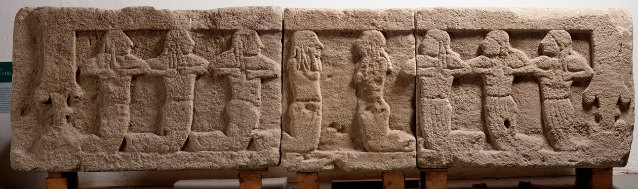 Begravelsesseng lavet med tre tufblokke, 6. århundrede f.Kr af Etruscan