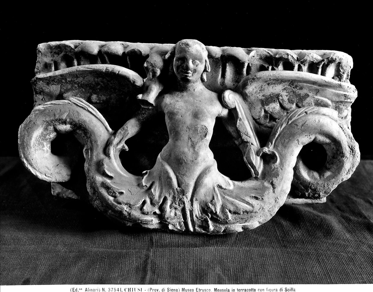 Afsats med figuren Scilla (terracotta) af Etruscan