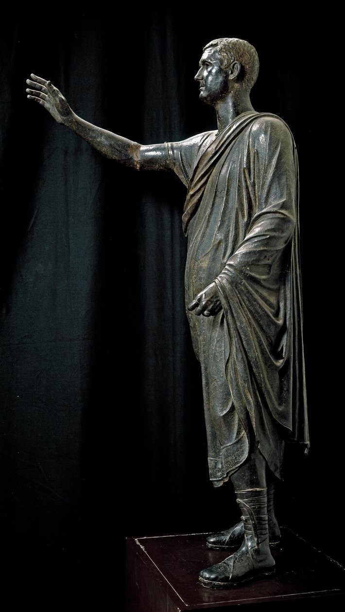 Romersk etruskisk kunst: bronzestatue af Aulo Metello kaldet Harangueur - 80 f.Kr., Fra Pila nær Perugia, Dim. 179 cm - Firenze, Museo Archeologico - Portræt af Aule Metele (Aulus Metellus) også kendt som Oratoren (L