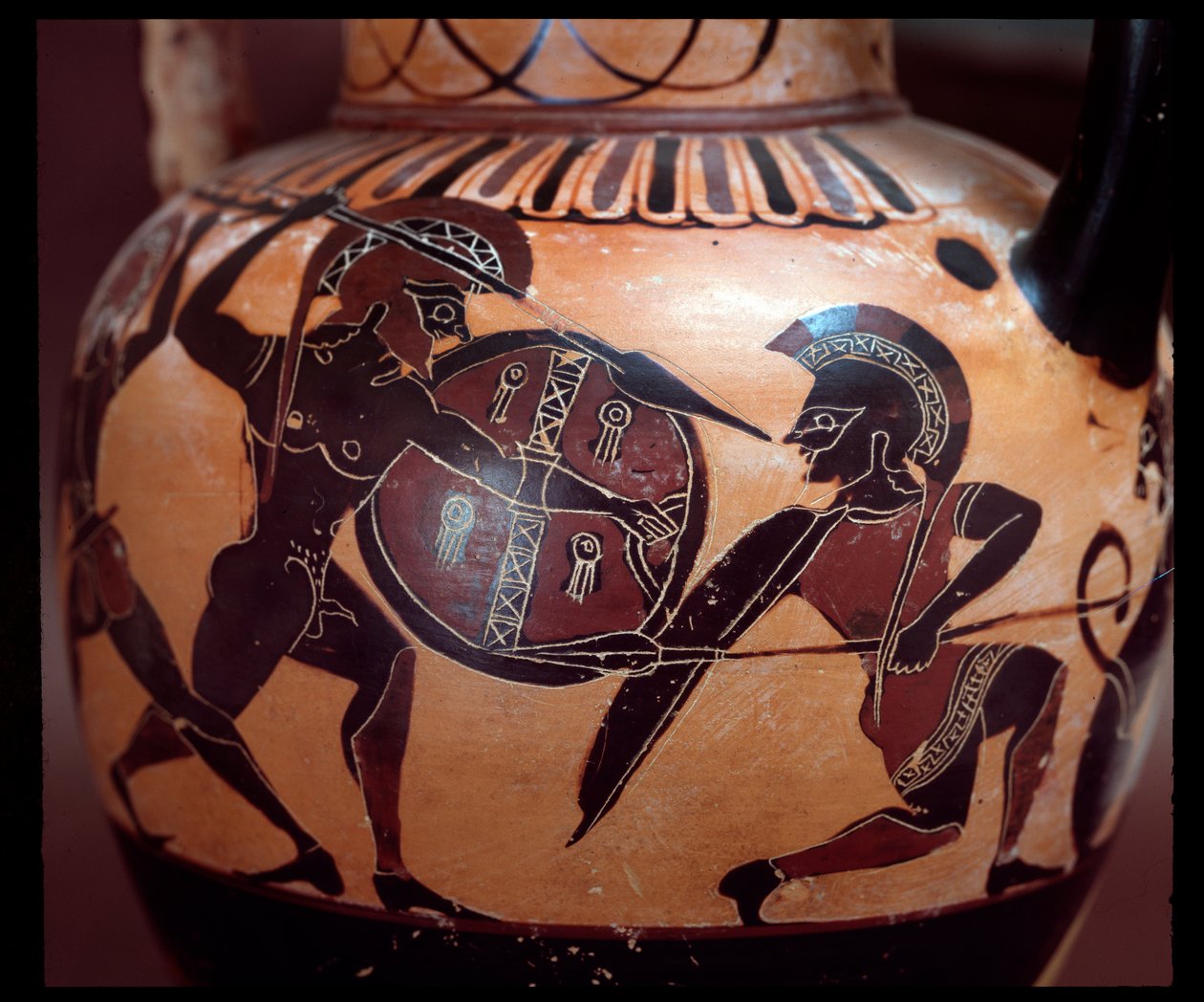 Terracotta amfora med repræsentation af en duel mellem to soldater, 520-500 f.Kr. af Etruscan