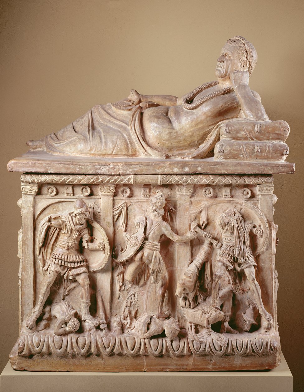 Cinerary Urne, 2. århundrede f.Kr. (terracotta med polykrom) af Etruscan Etruscan