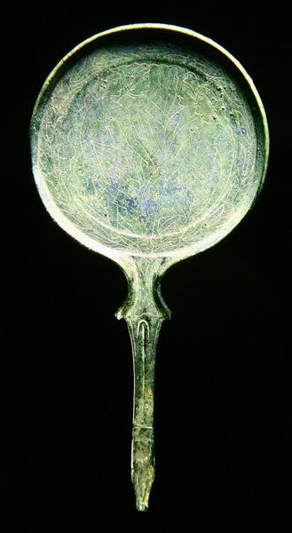 Spejl med indskåret dekoration (bronze) af Etruscan Etruscan