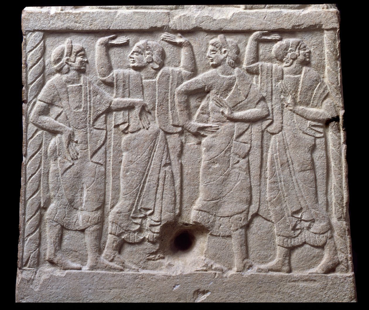 Relief med dansere fra en marmormilepæl i Chiusi, Italien, 6. århundrede f.Kr. af Etruscan Etruscan