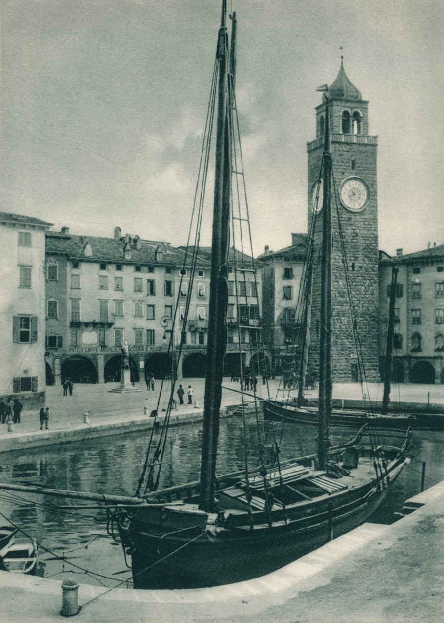 Havn og Torre Apponale, Riva del Garda, Italien, 1927 af Eugen Poppel