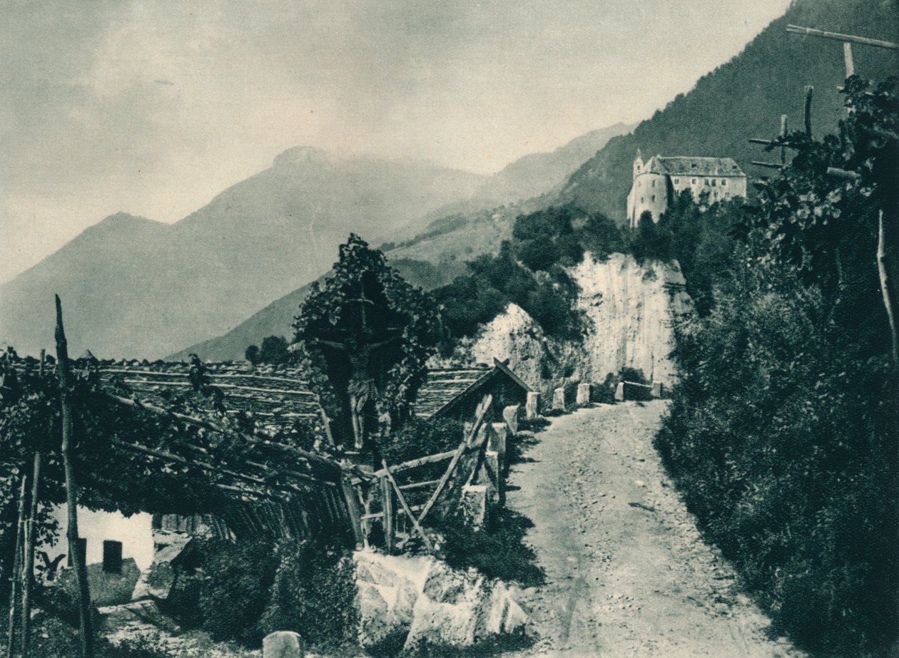 Landskab med Tyrol Slot, Merano, Sydtyrol, Italien, 1927 af Eugen Poppel