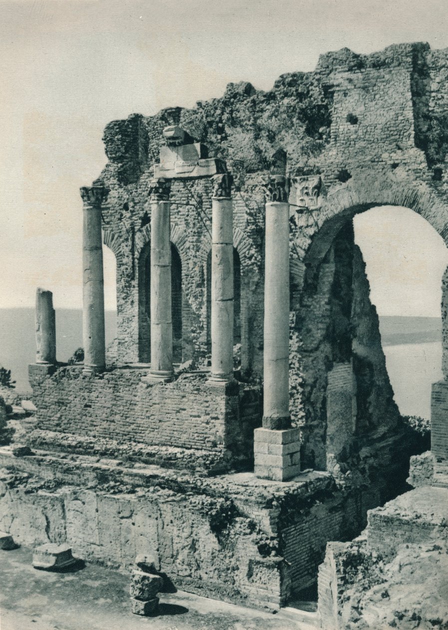 En del af det græske teater, Taormina, Sicilien, 1927 af Eugen Poppel