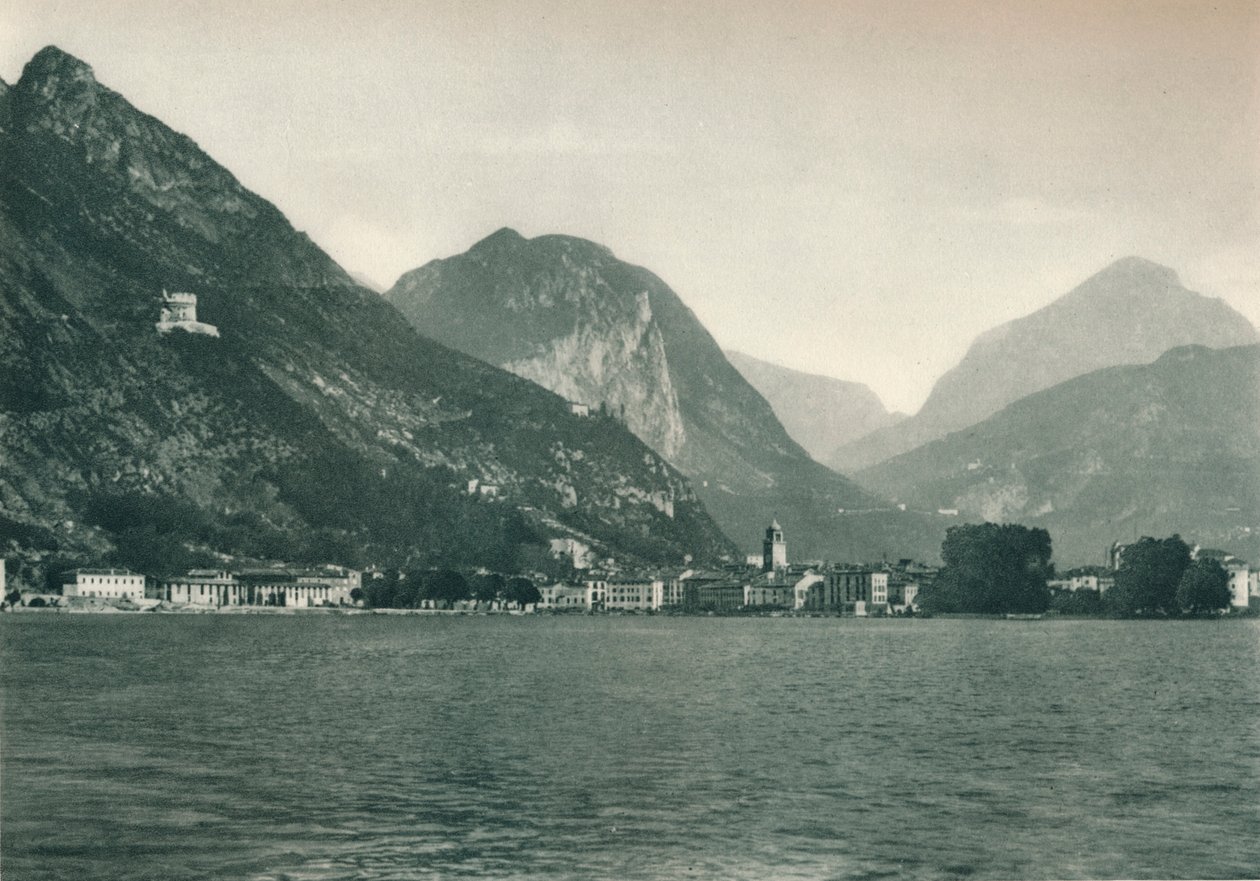 Riva del Garda fra Gardasøen, Italien, 1927 af Eugen Poppel