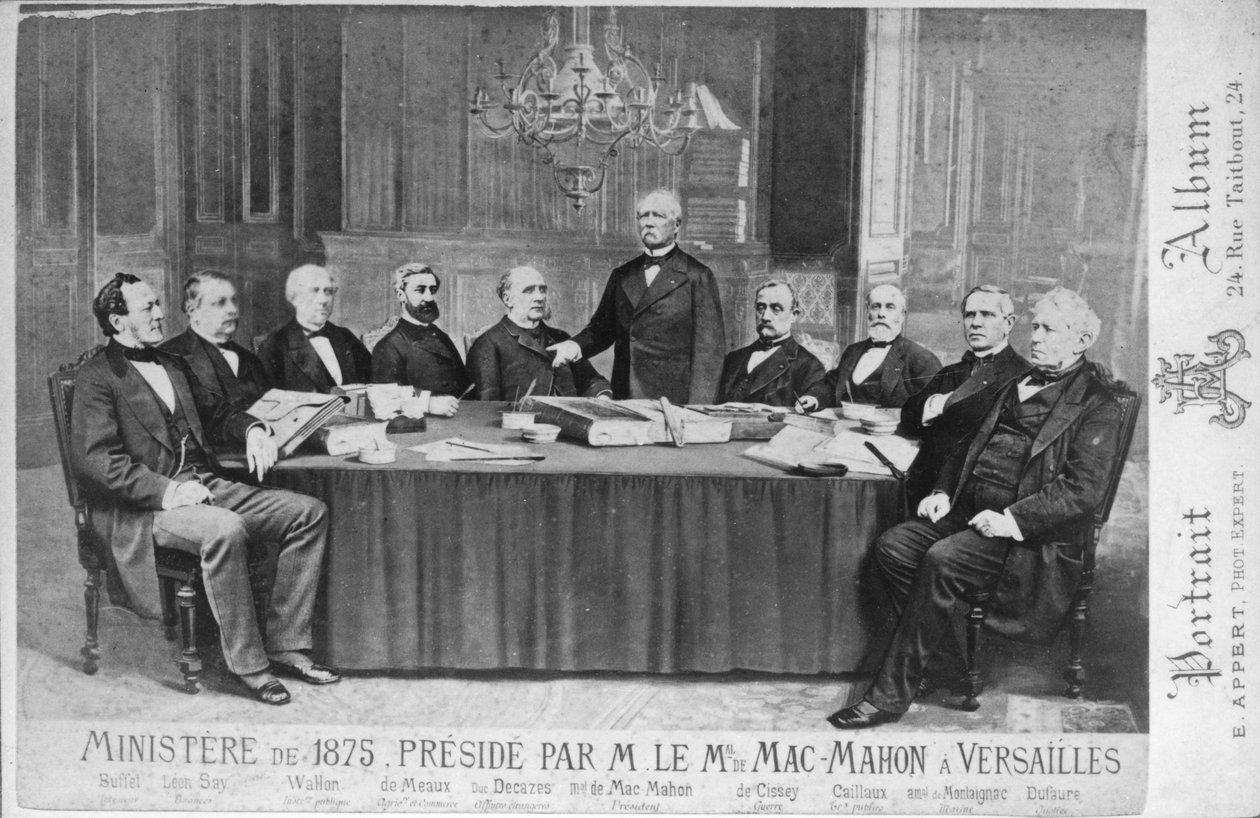 Ministeriet af 1875 under ledelse af marskal Edme Patrice Maurice Mac-Mahon (1808-93) i Versailles, 1875 af Eugene Appert