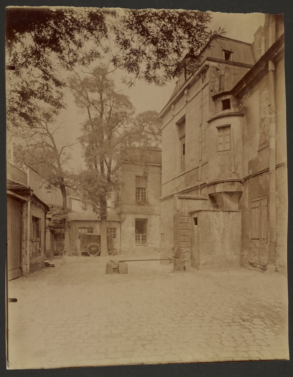 Tidligere karmeliterkloster, Hôtel Lavalière, vil forsvinde, rue Saint-Jacques af Eugène Atget