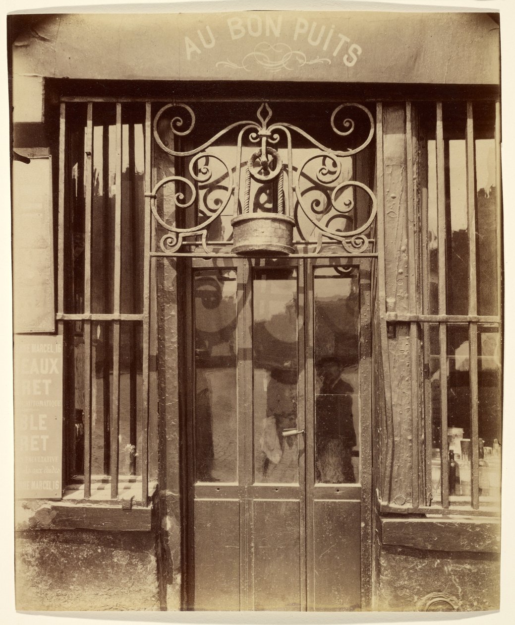 Ved den gode brønd, rue Michel Le Conte 36 (3. arrondissement) af Eugène Atget