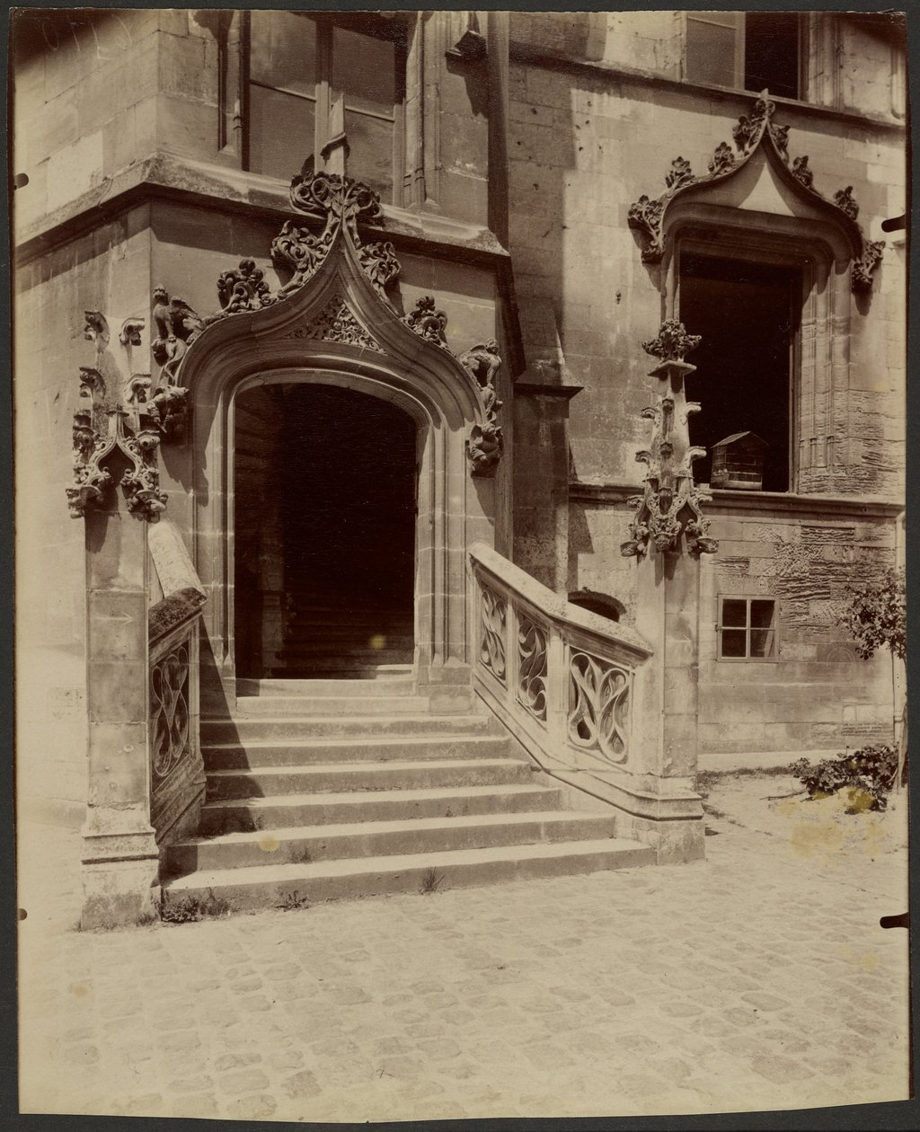 Beauvais, tidligere justitspalads af Eugène Atget