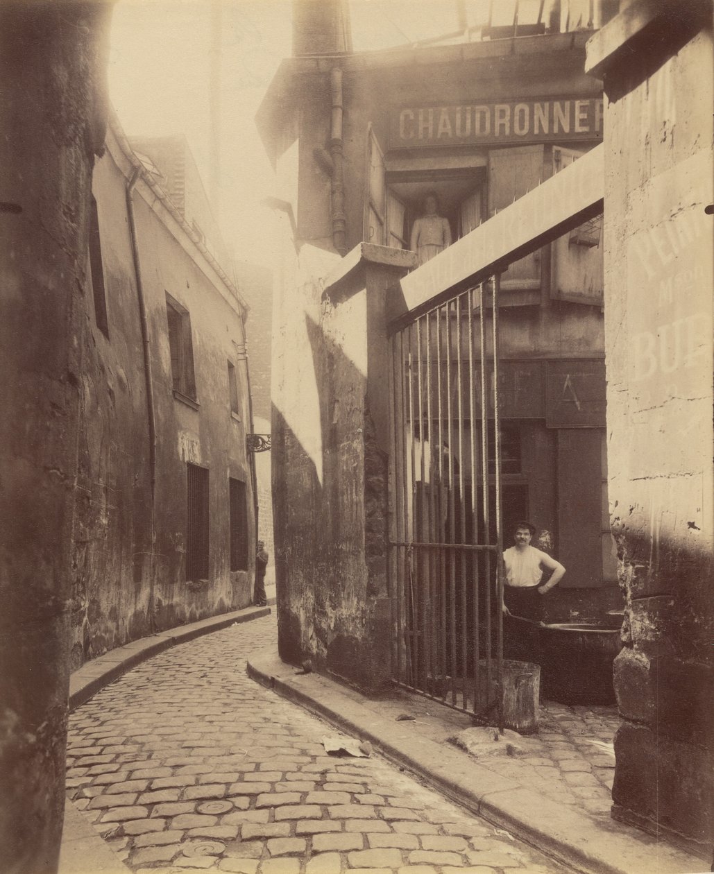 Indgangen til Passage de la Réunion, Rue du Maure 1 og 3, 3. arrondissement af Eugène Atget