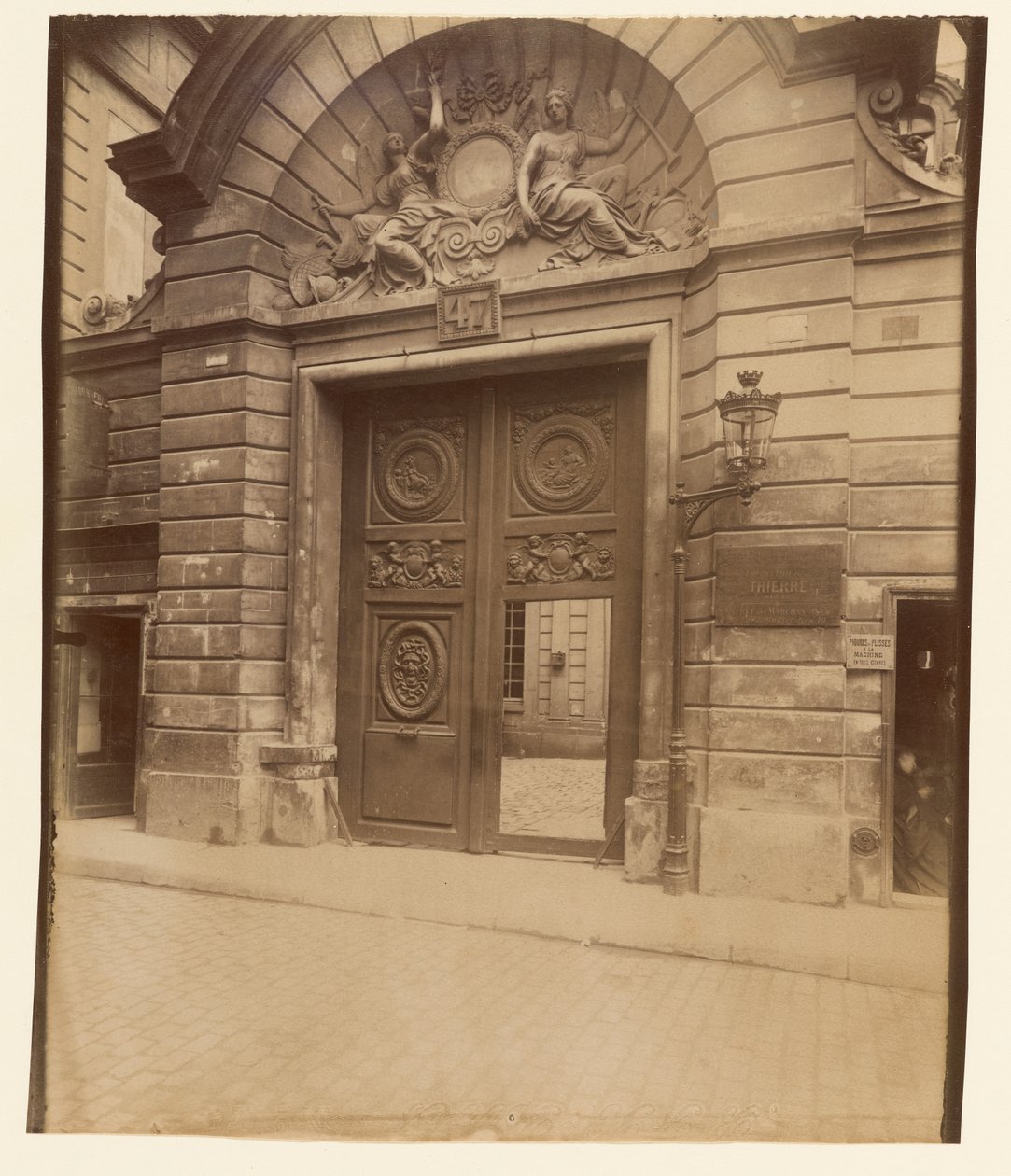 Hôtel des Ambassadeurs de Hollande, 47 rue Vieille-du-Temple af Eugène Atget