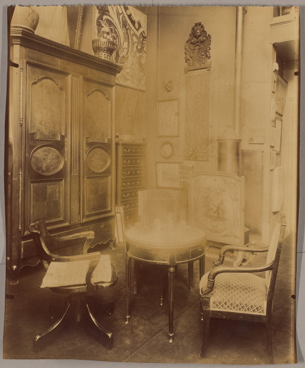 Innenraum von Herrn C., Dekorateur Wohnungen, Rue du Montparnasse af Eugène Atget