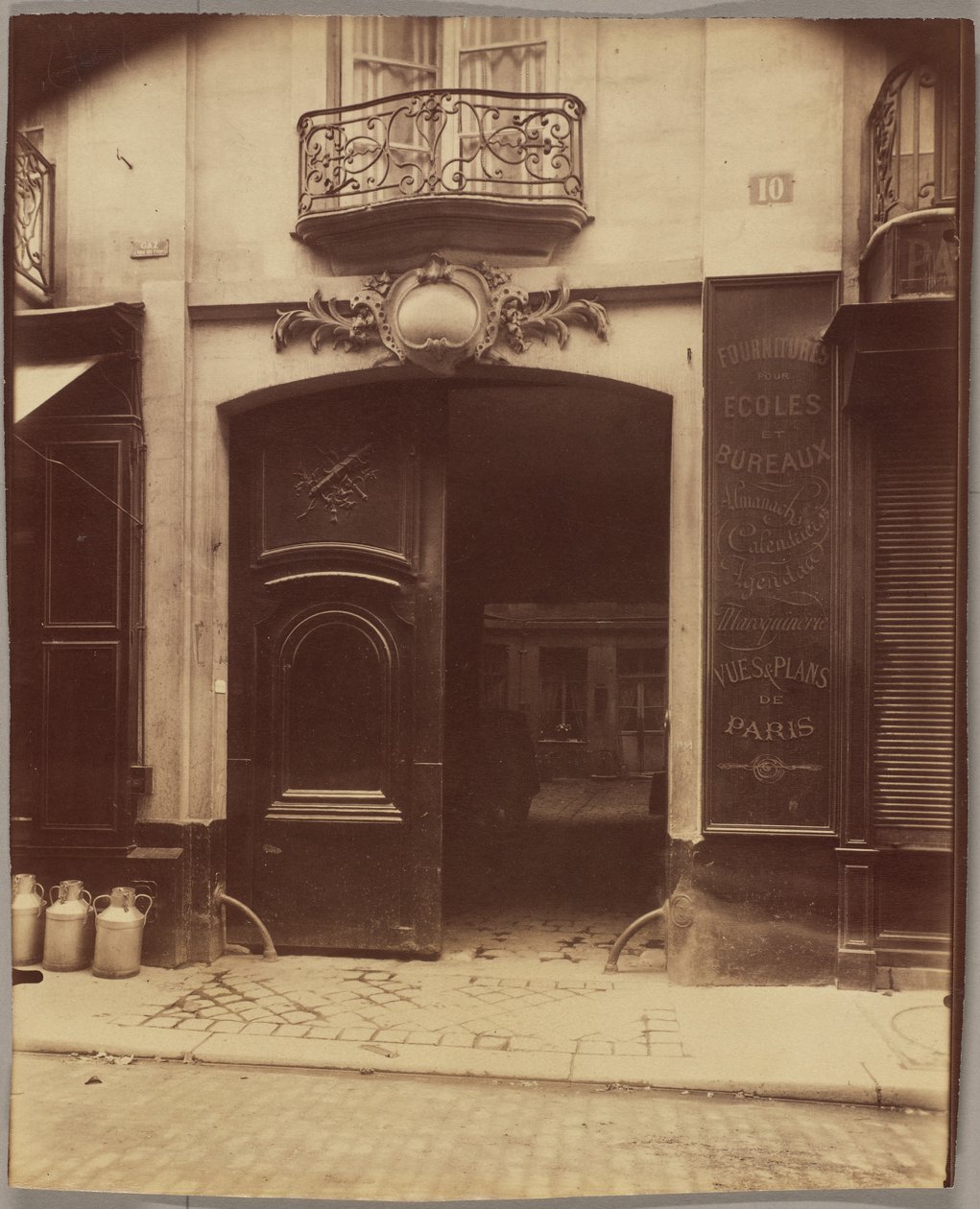 Hus, 10 rue du Petit-Pont, revet ned af Eugène Atget