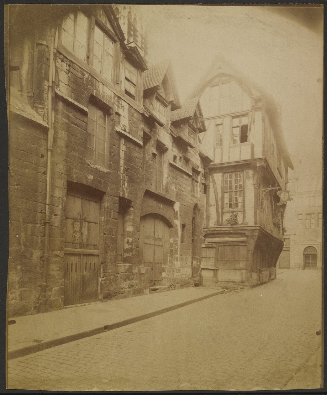 Rouen, hus i rue Saint-Romain af Eugène Atget