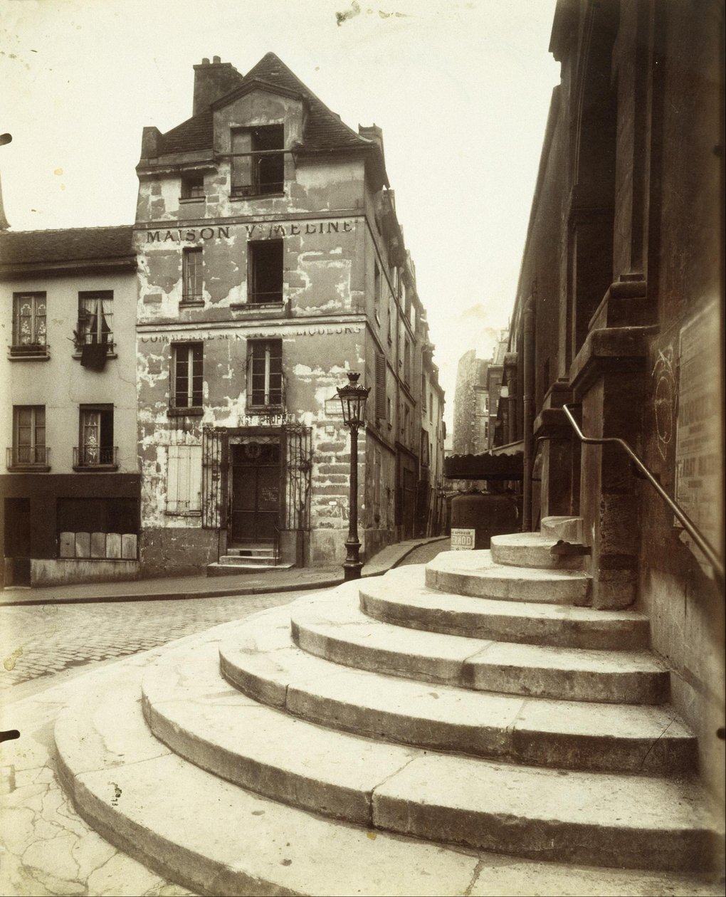 Rue de la Montagne-Sainte-Geneviève af Eugène Atget