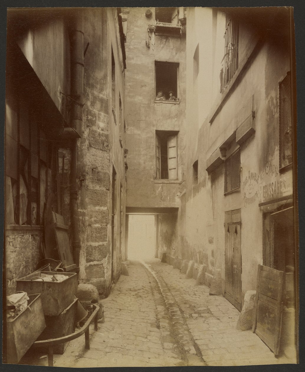 Gammel gård, Rue Quincampoix 22 (4.) af Eugène Atget