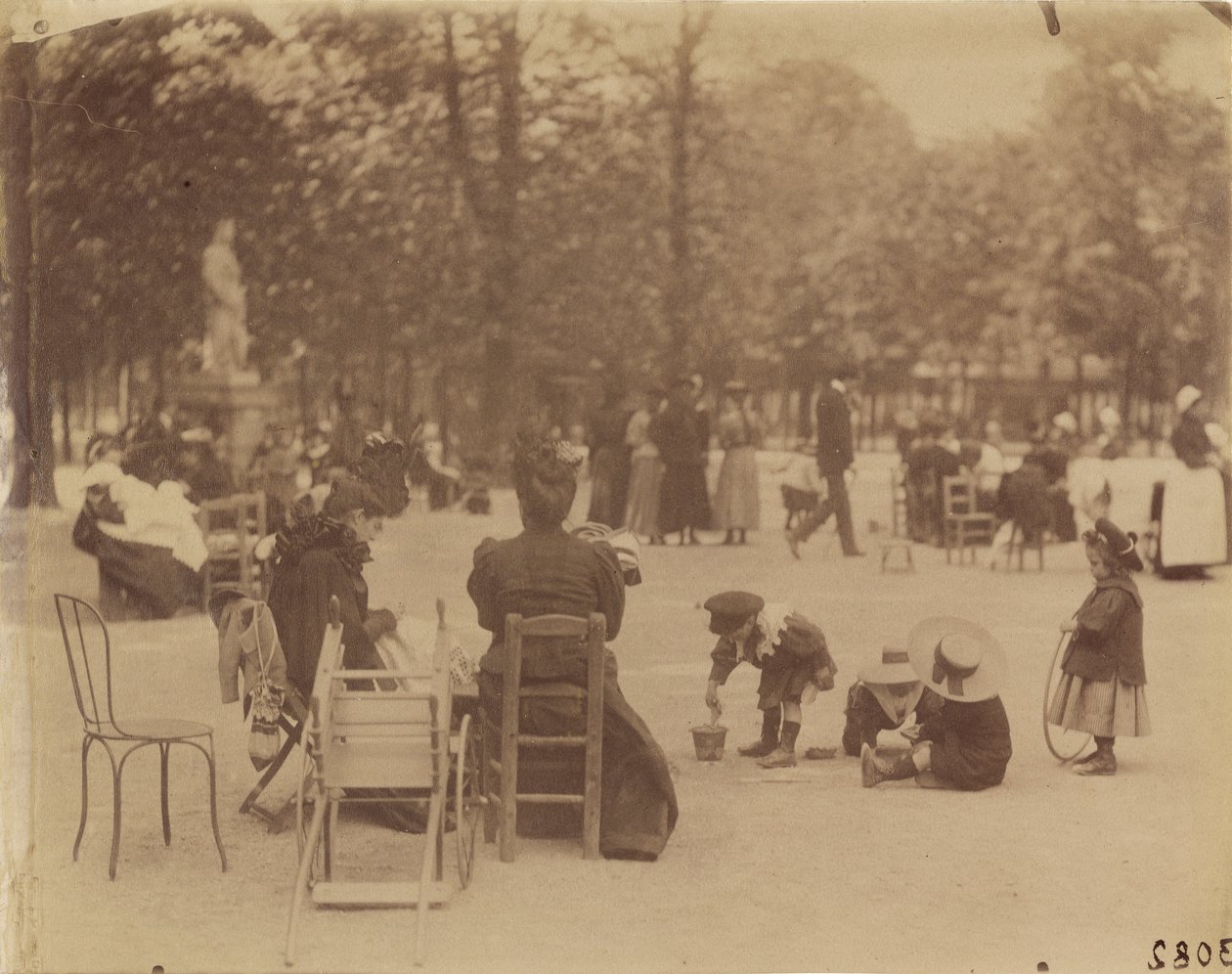 Kvinder og børn i Luxembourghaven af Eugène Atget