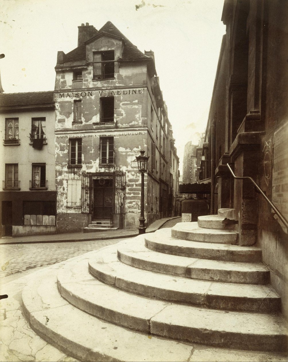 Rue de la Montagne-Sainte-Genevievè af Eugène Atget