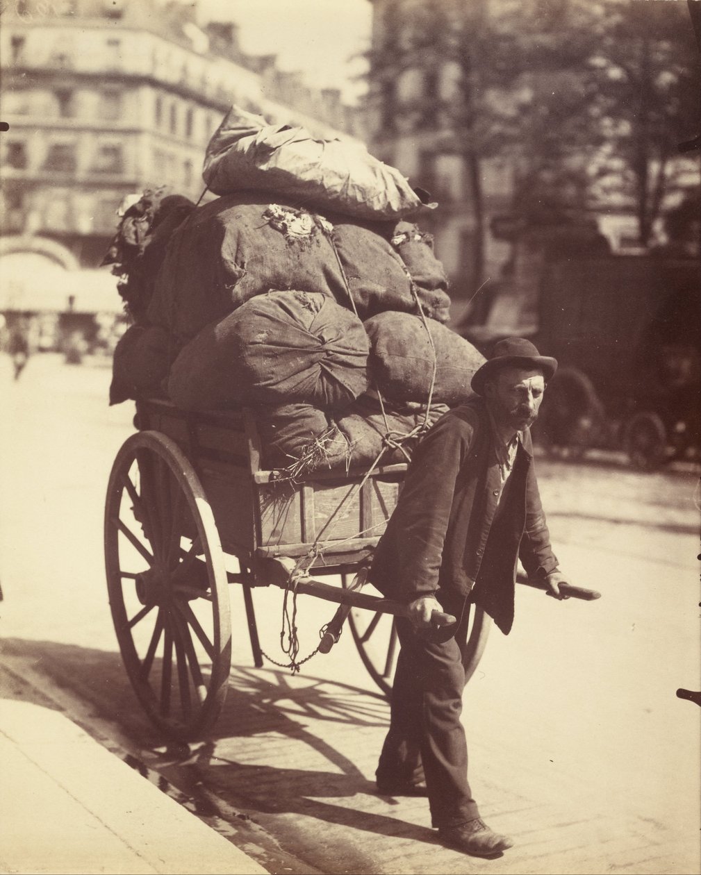 Chiffonier (Ragpicker) af Eugène Atget