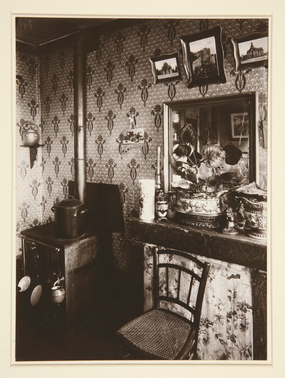 Arbejderklasse interiør, Rue de Romainville af Eugène Atget