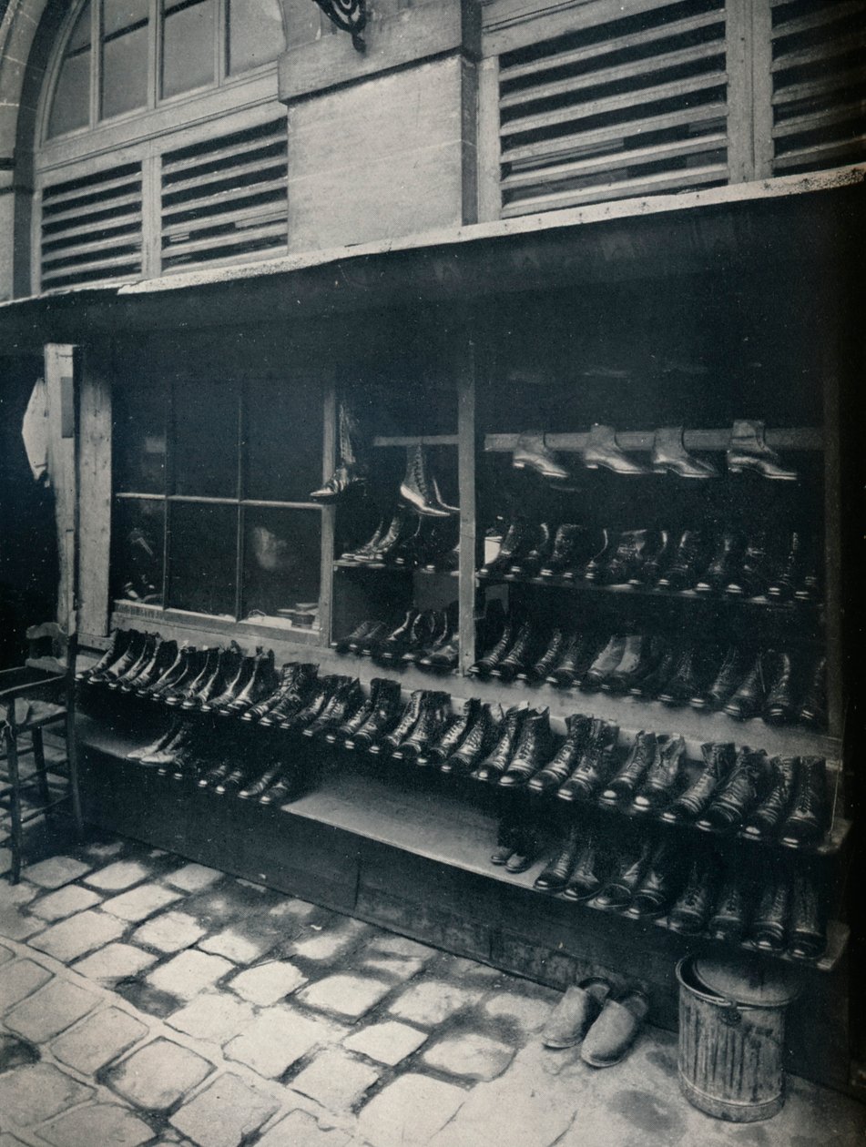 Gamle sko, c1877--1927, 1929 af Eugène Atget