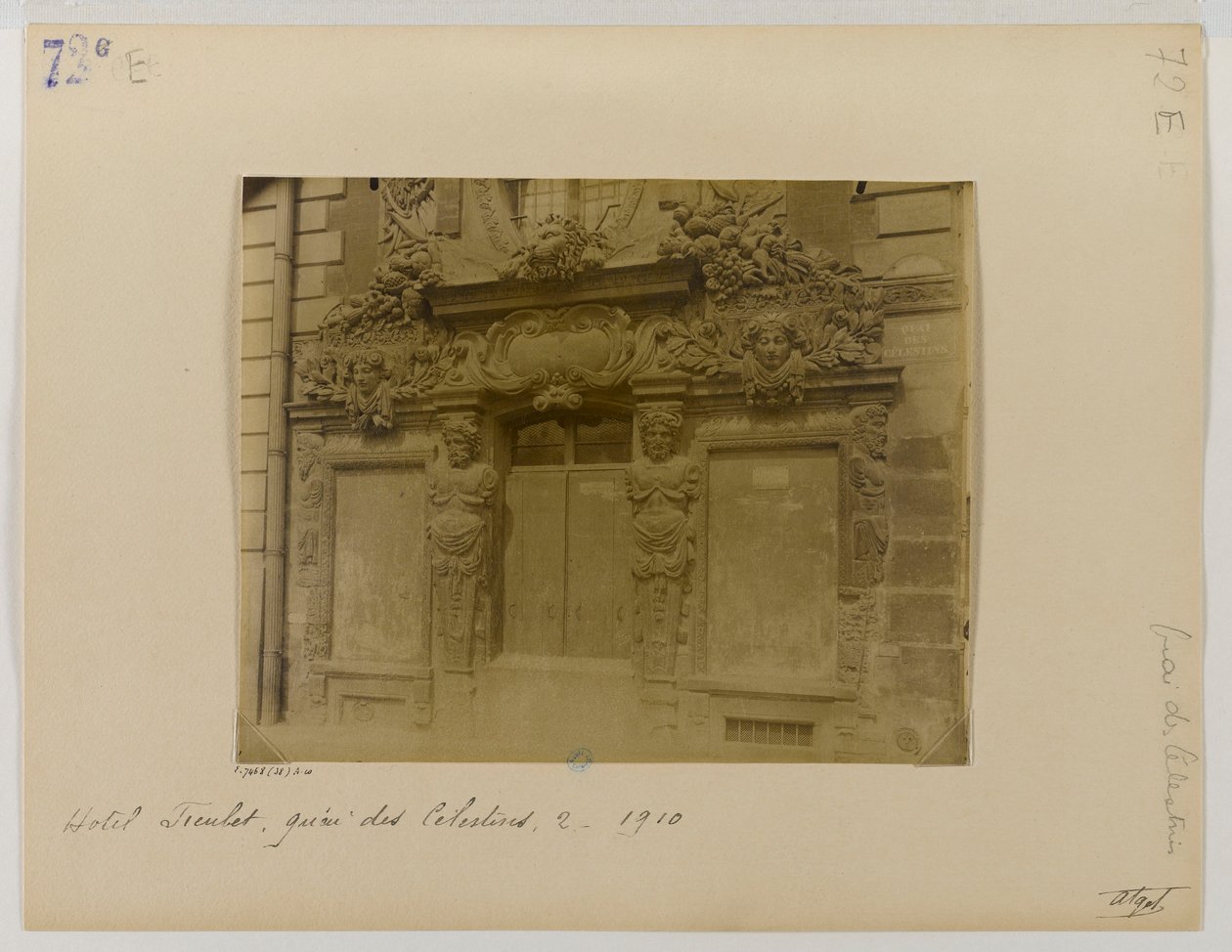 Dør, gadefacade, Hôtel de Fieubet (Hôtel de la Valette, Massillon skole), 2 quai des Célestins, 4. arrondissement, Paris af Eugène Atget