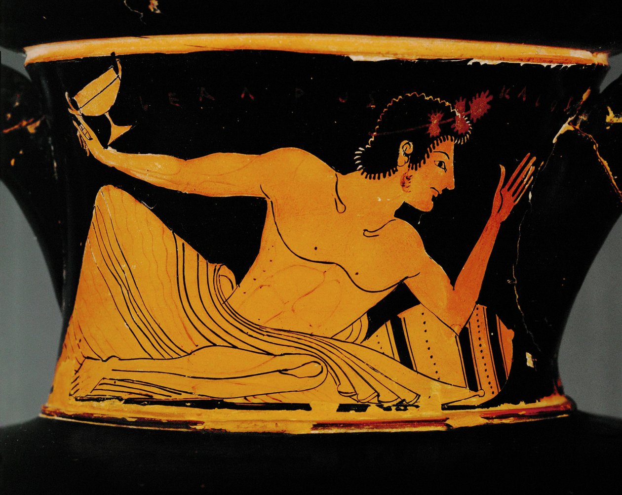 Ephebe med kop og vase ... af Euphronios