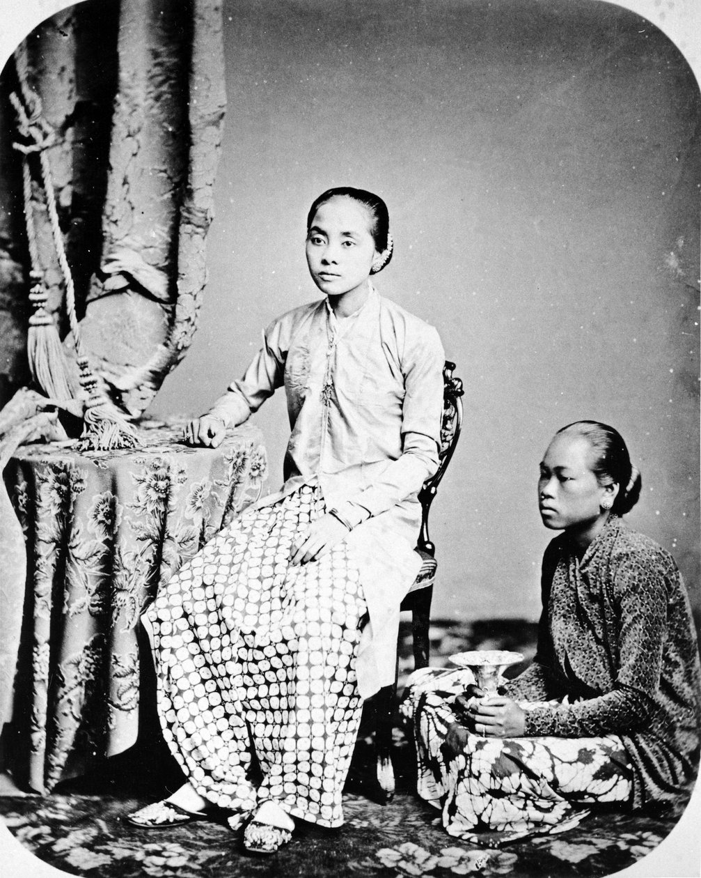 Rhaden Salehs kone, Java, ca. 1872 af European Photographer