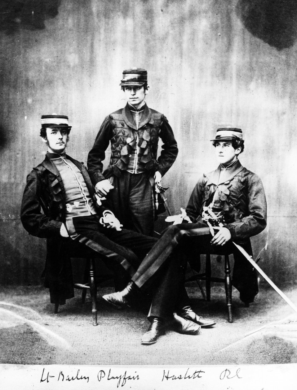 Løjtnanterne Bailey, Playfair og Haslitt, ca. 1860 af European Photographer