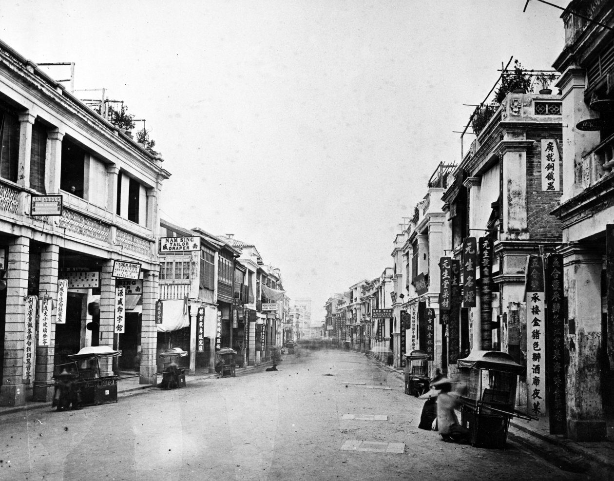 Queens Road, Hong Kong, ca. 1875 af European Photographer