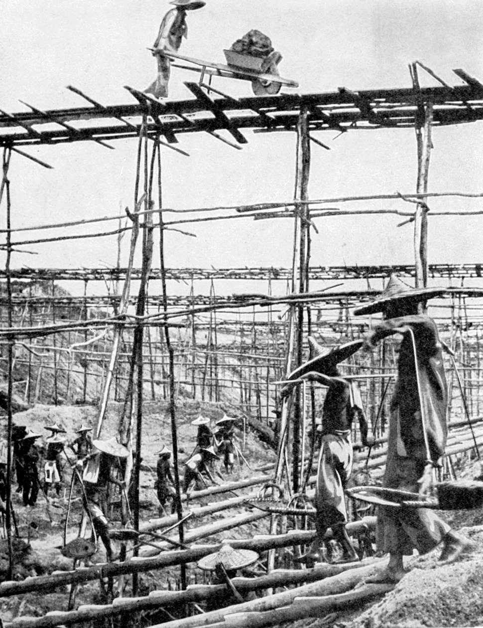 Primitive metoder i verdens rigeste tindistrikt, Taiping, Kina, 1936. af Ewing Galloway