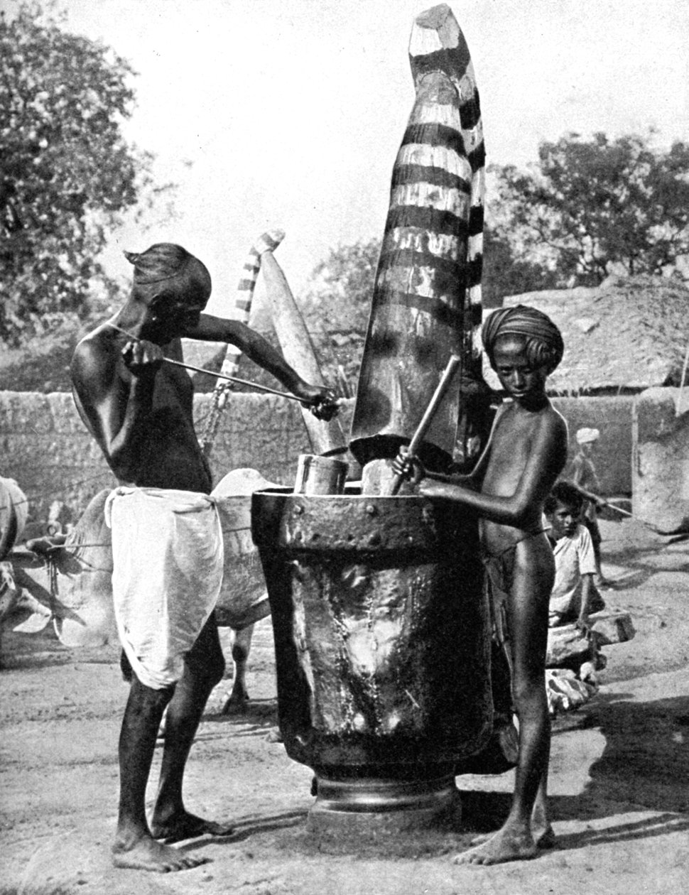 Sesammølle malet til ære for en hinduistisk gudinde, Indien, 1936 af Ewing Galloway