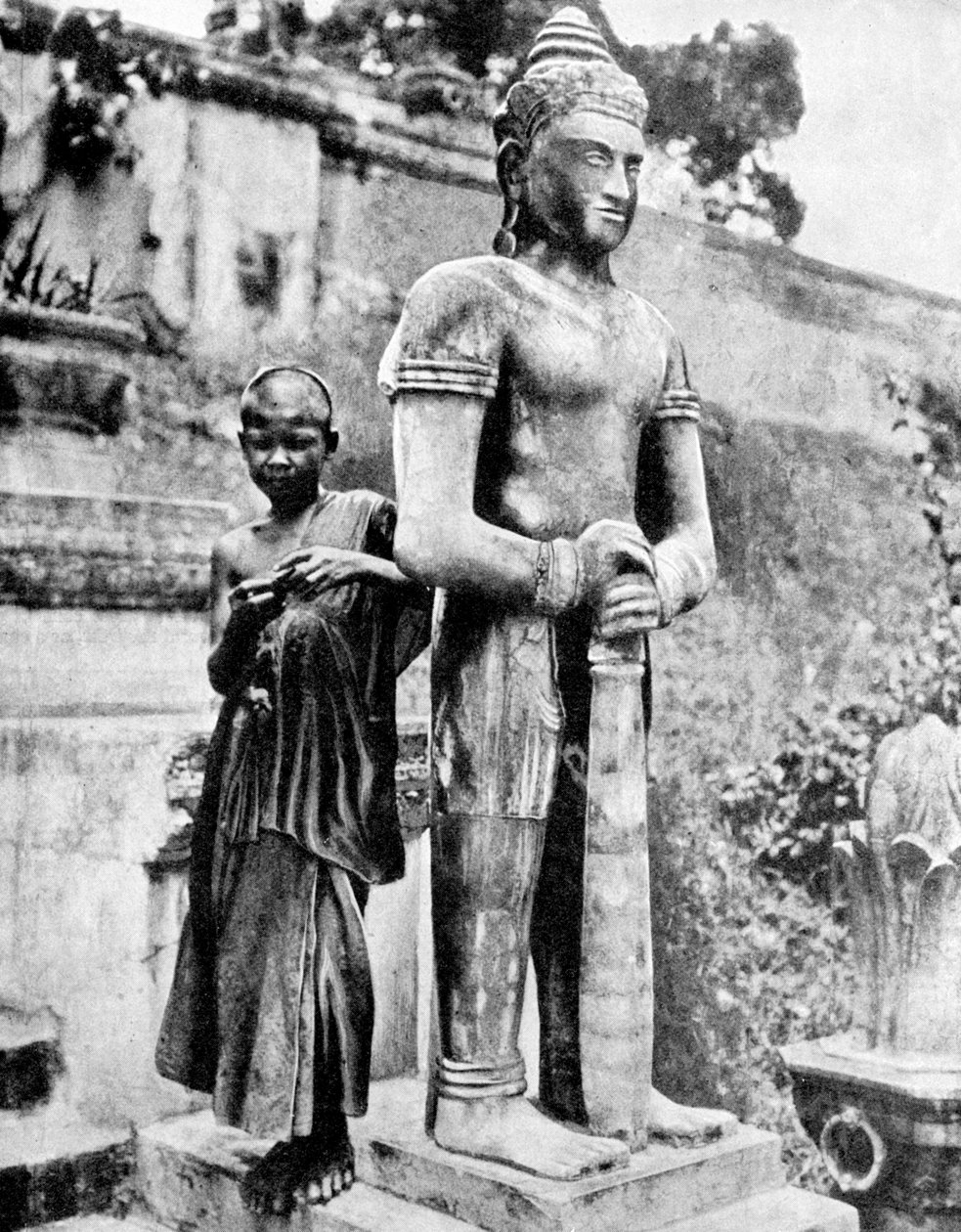 Den store Buddhas ungdommelige hengivne, 1936. af Ewing Galloway