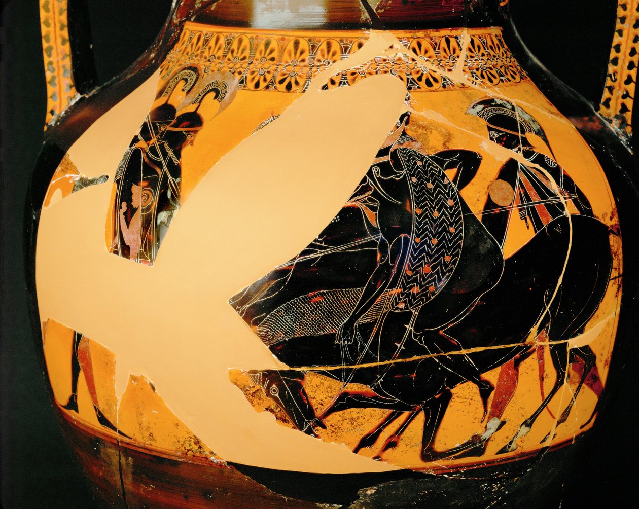 Kampscenen. Sortfiguret amfora, samme som 10-03-03/48 ... af Exekias Exekias