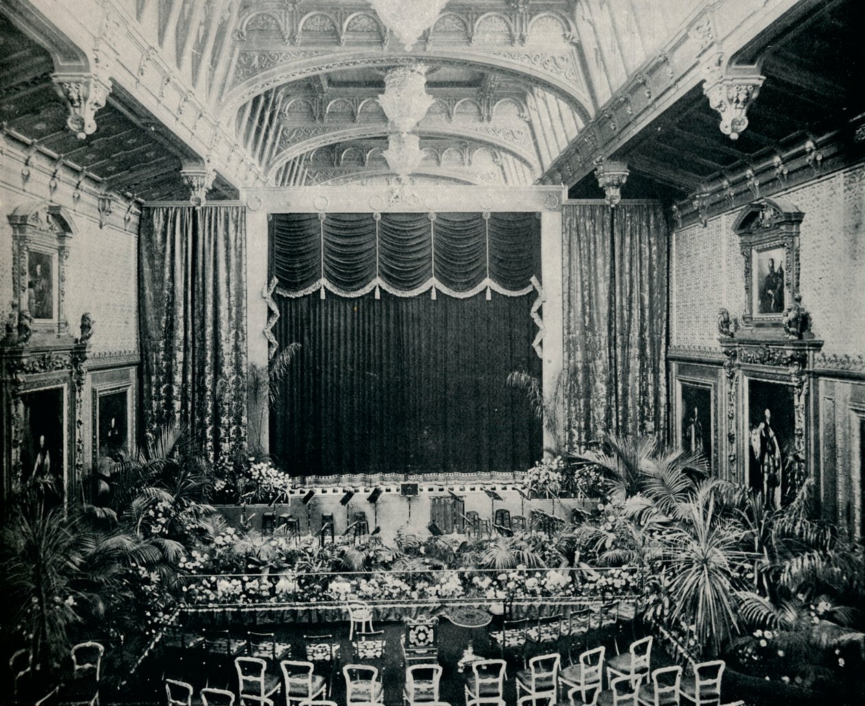 Waterloo Chamber, Windsor Castle, indrettet som teater for statsskuespil fra 1891, c1891,1901 af Eyre and Spottiswoode