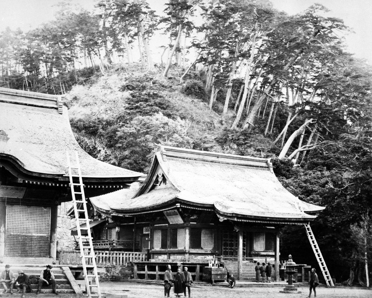 Et Kamakura-tempel, ca. 1867 af Felice Beato