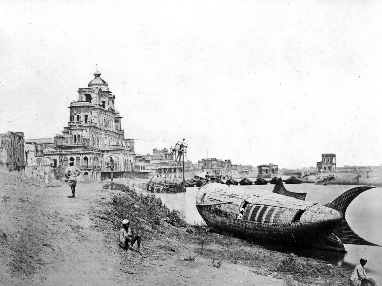 Udsigt til Chattar Manzil Palace ved floden Gumti, Lucknow, under det indiske oprør i 1858 af Felice Beato