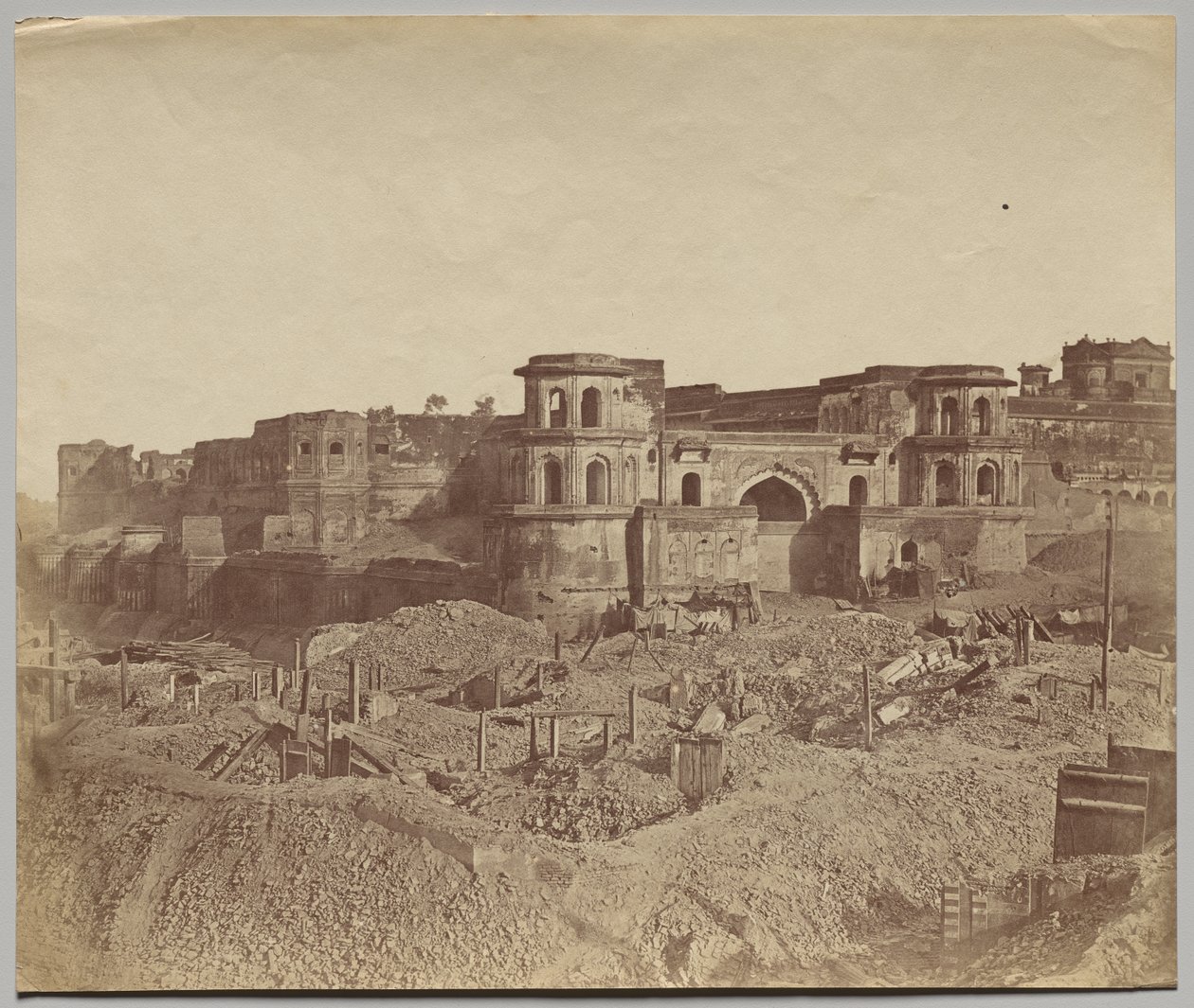 Mucha Bawn eller det gamle citadel i Lucknow af Felice A. Beato