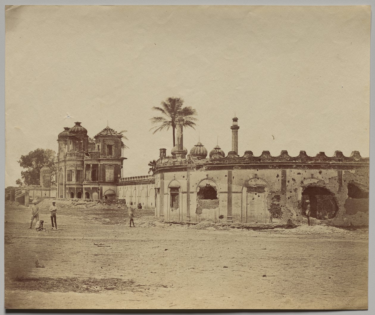Secundra Bagh, der viser bruddet og porten af Felice A. Beato
