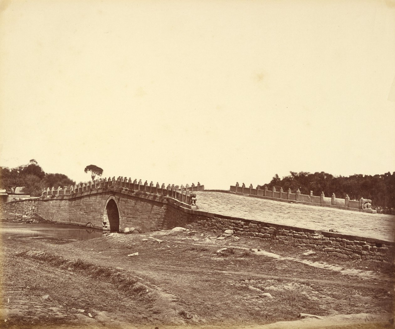 Broen ved Pa-lu-chian, skueplads for kampen med kejserlige kinesiske tropper nær Pekin, 21. september 1860 af Felice Beato