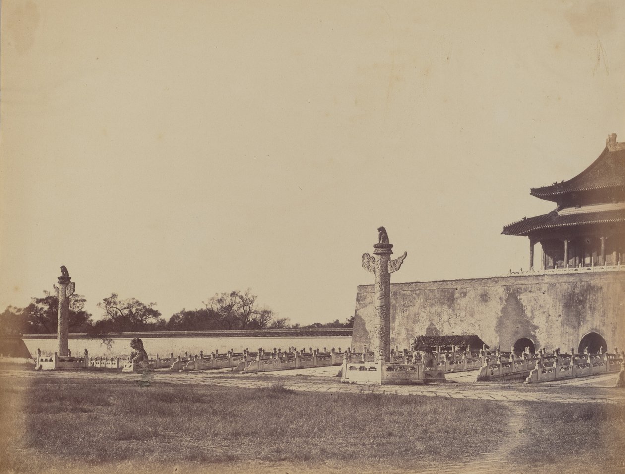 Indgang til Vinterpaladset, Pekin, 29. oktober 1860, 1860. af Felice Beato