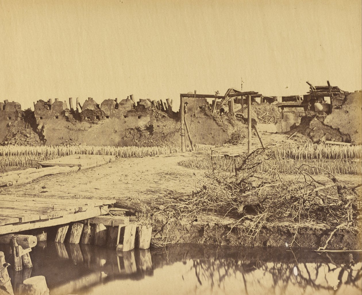 Udvendigt af North Fort, der viser den engelske indgang 21. august 1860 af Felice Beato